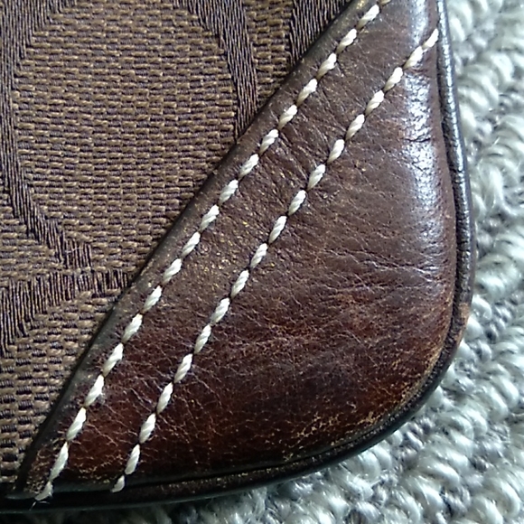 Coach brown small wristlet - Picture 6 of 10